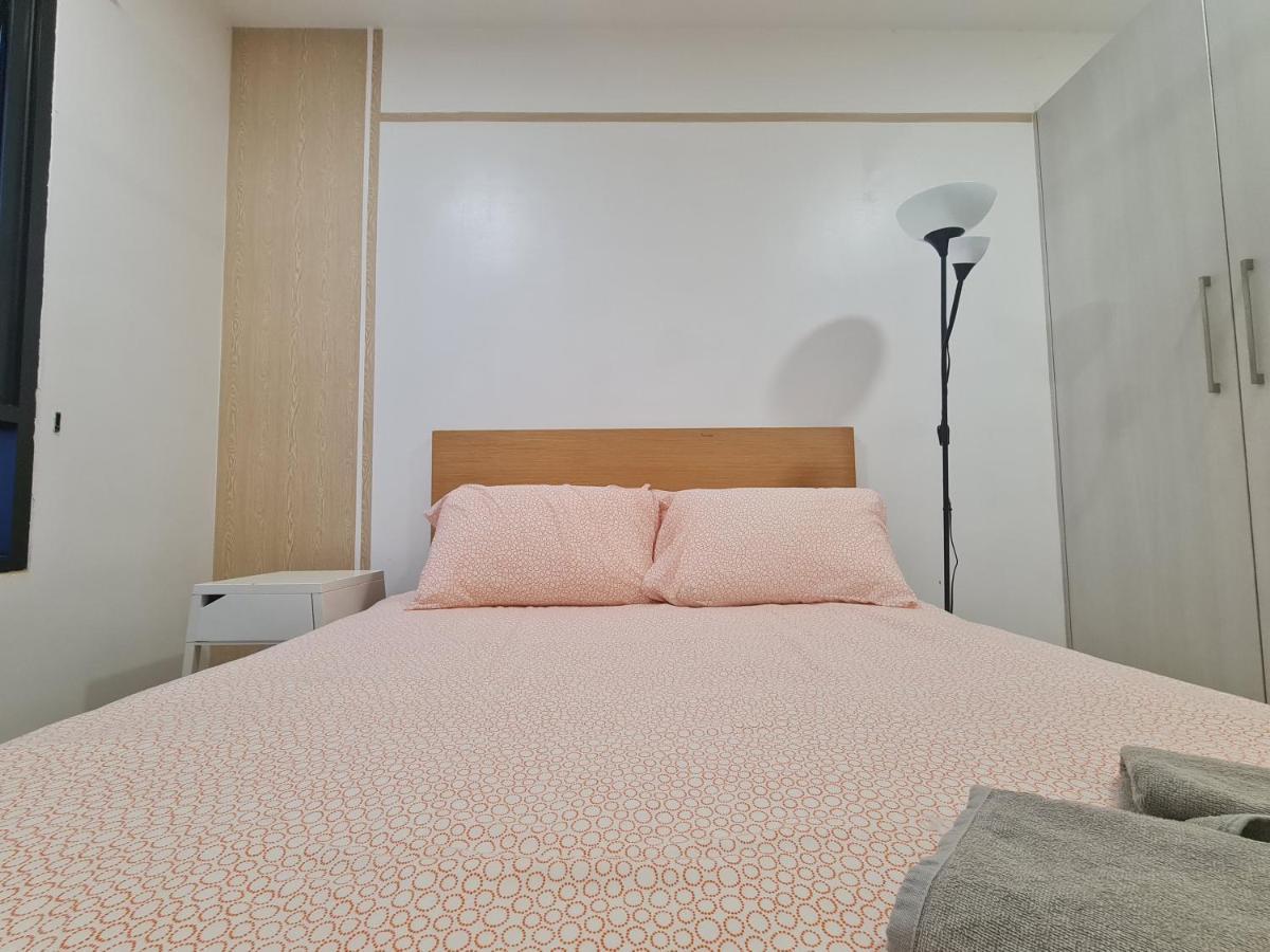 Lovely 3-Bedroom Serviced Apartment @ Cyber Dzsaja Kültér fotó